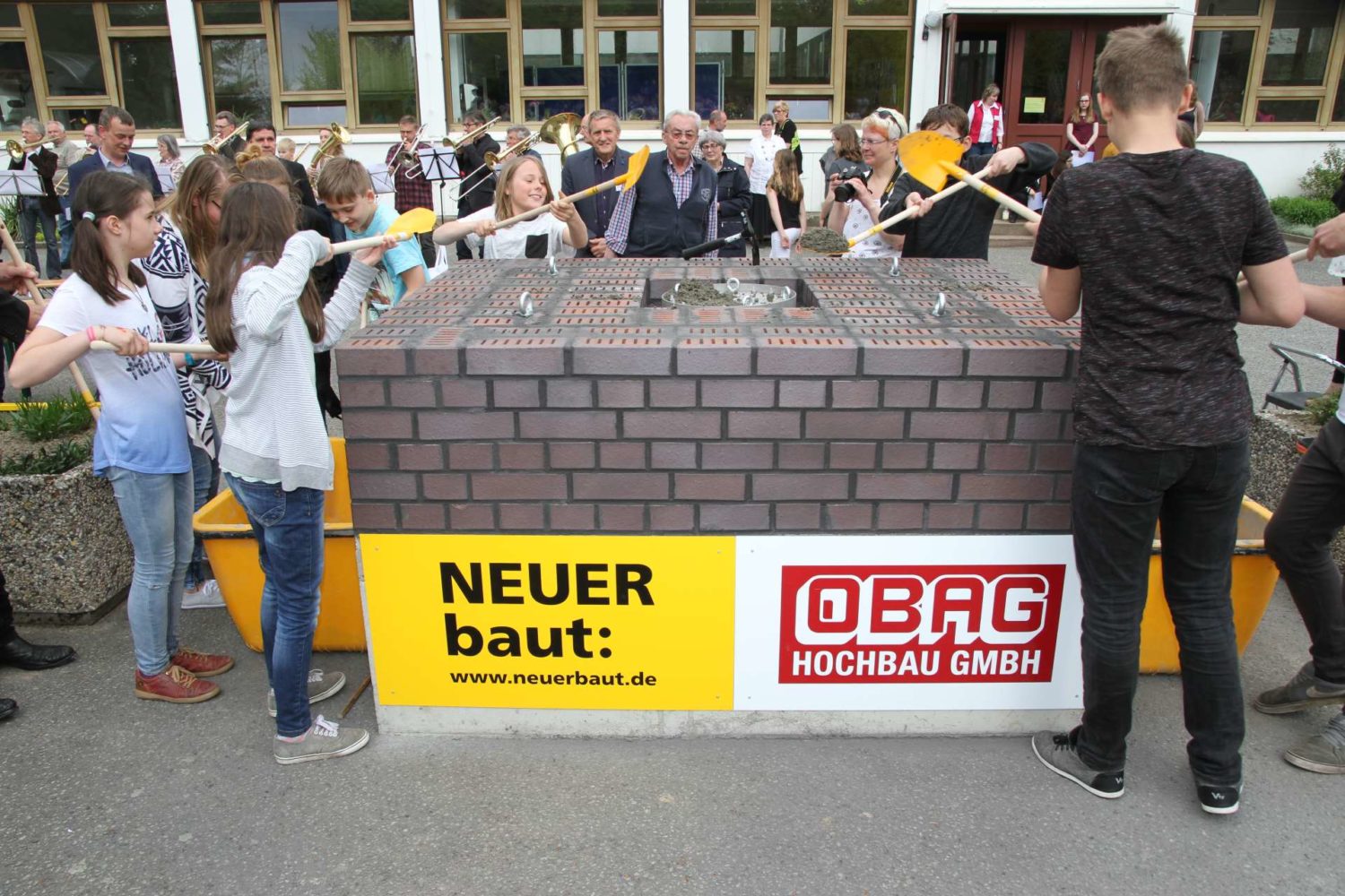 Feierliche Grundsteinlegung am Evangelischen Zinzendorf-Gymnasium