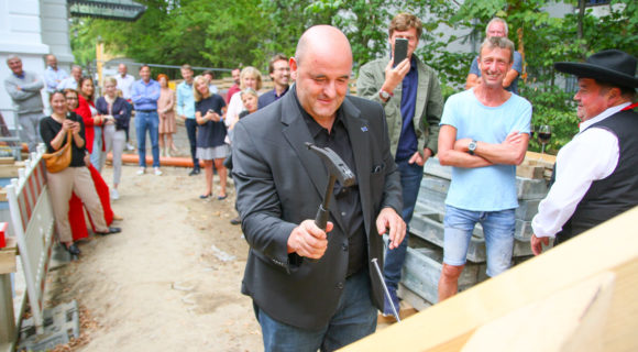 Deutscher Städte- und Gemeindebund in Berlin feiert Richtfest